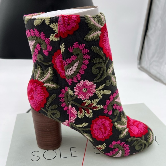Sole Society Shoes - Sole Society Floral Embroidered Ankle Boots‎ Black Pink Block Heel Women Size 5